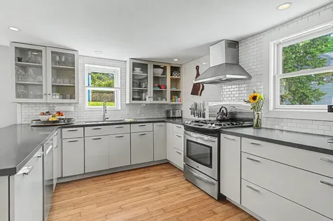 10 Rumsey Lane Burlington VT 05408
