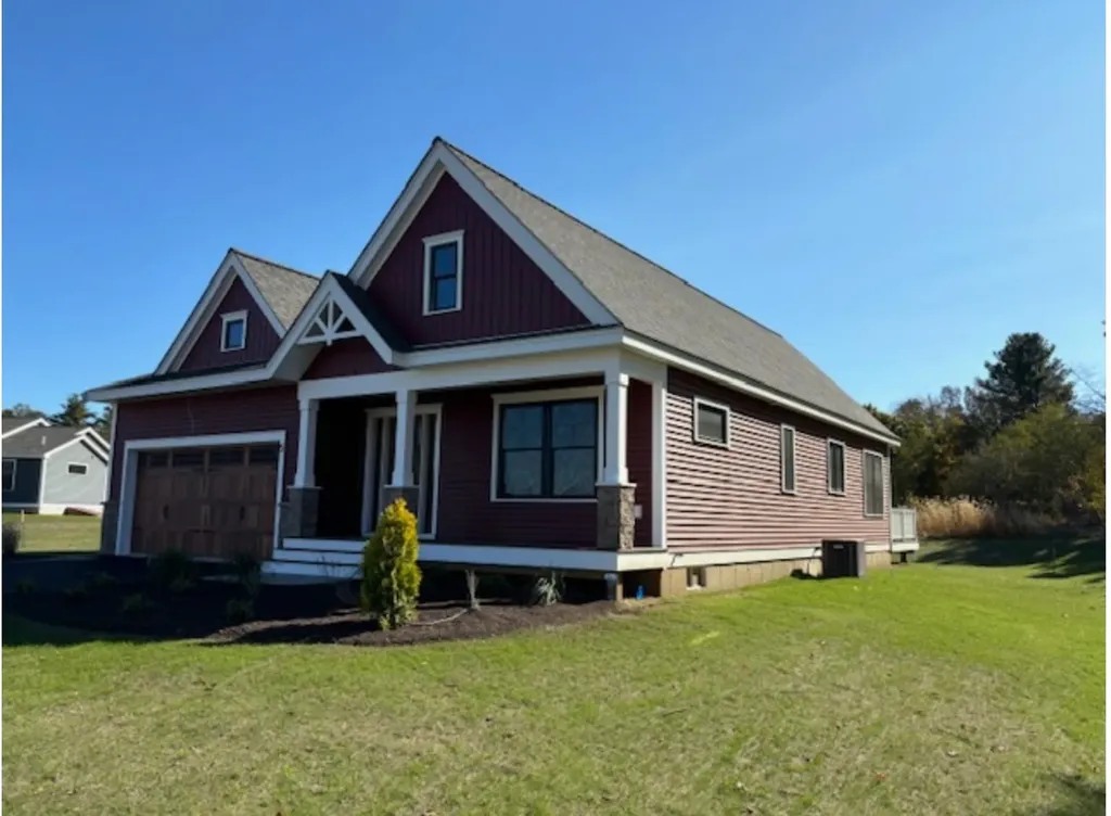 36 Edgewater Drive Brentwood NH 03833