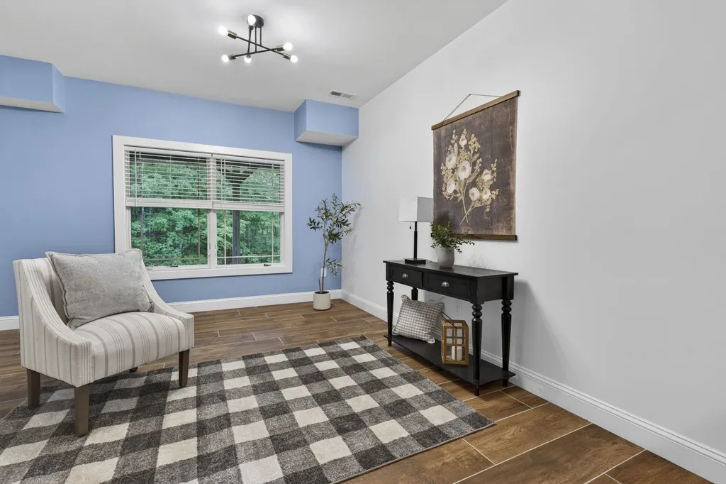 14 Mountain Village Road Windham NH 03087