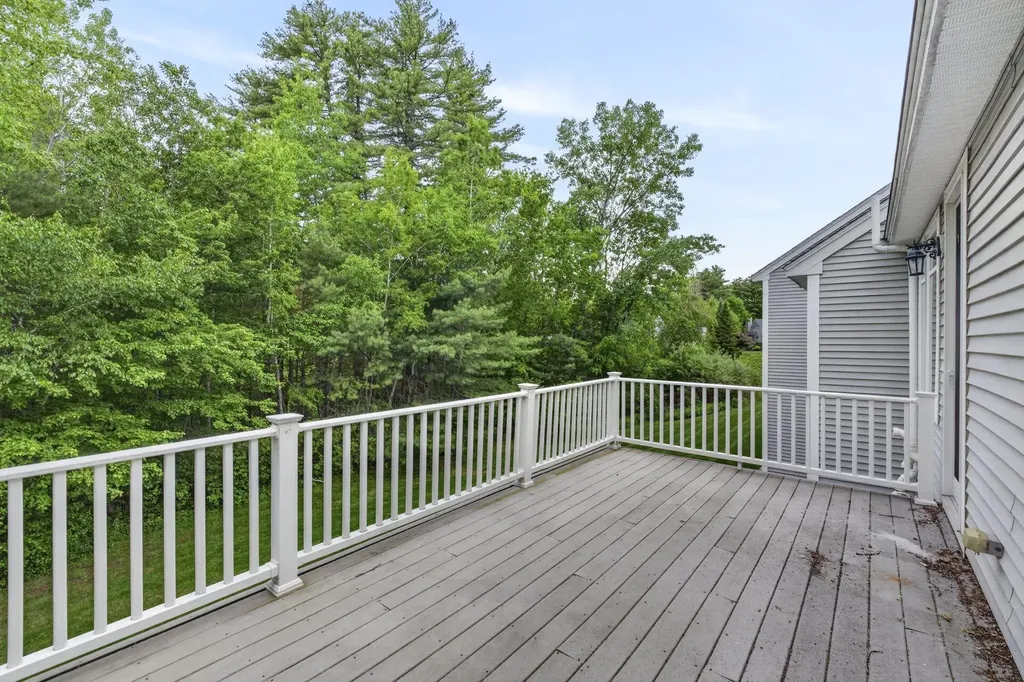 14 Mountain Village Road Windham NH 03087