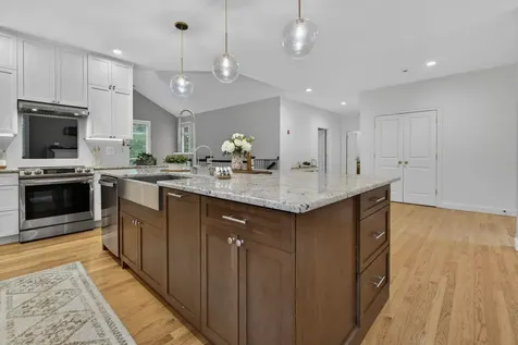 14 Mountain Village Road Windham NH 03087