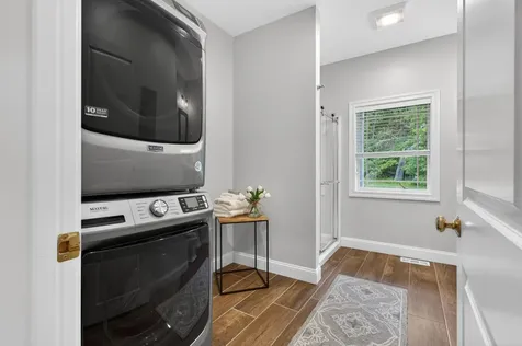 14 Mountain Village Road Windham NH 03087