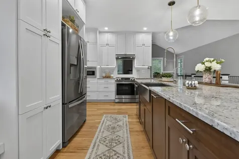 14 Mountain Village Road Windham NH 03087