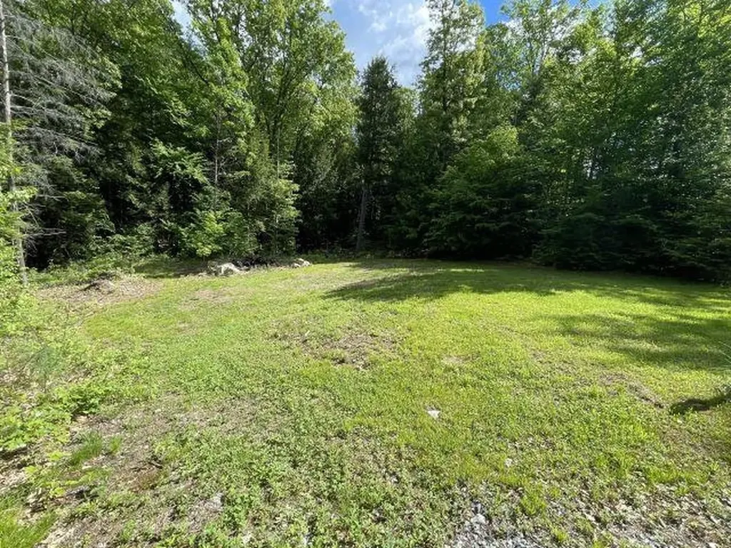 28 Westwood Drive Henniker NH 03242