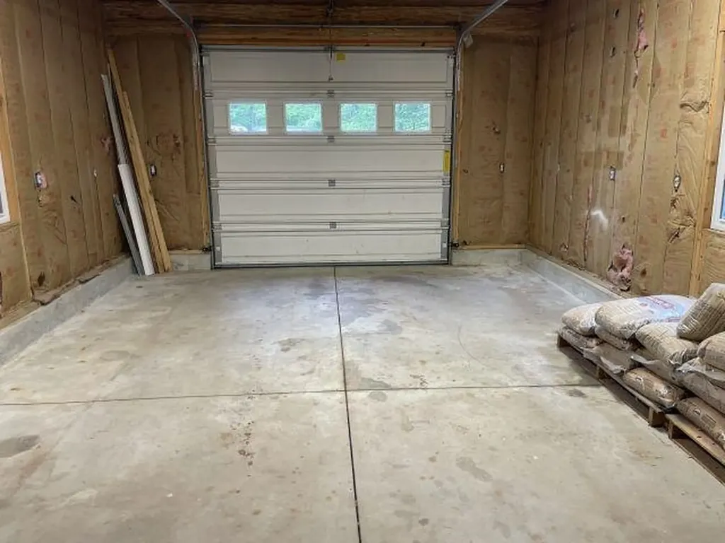28 Westwood Drive Henniker NH 03242
