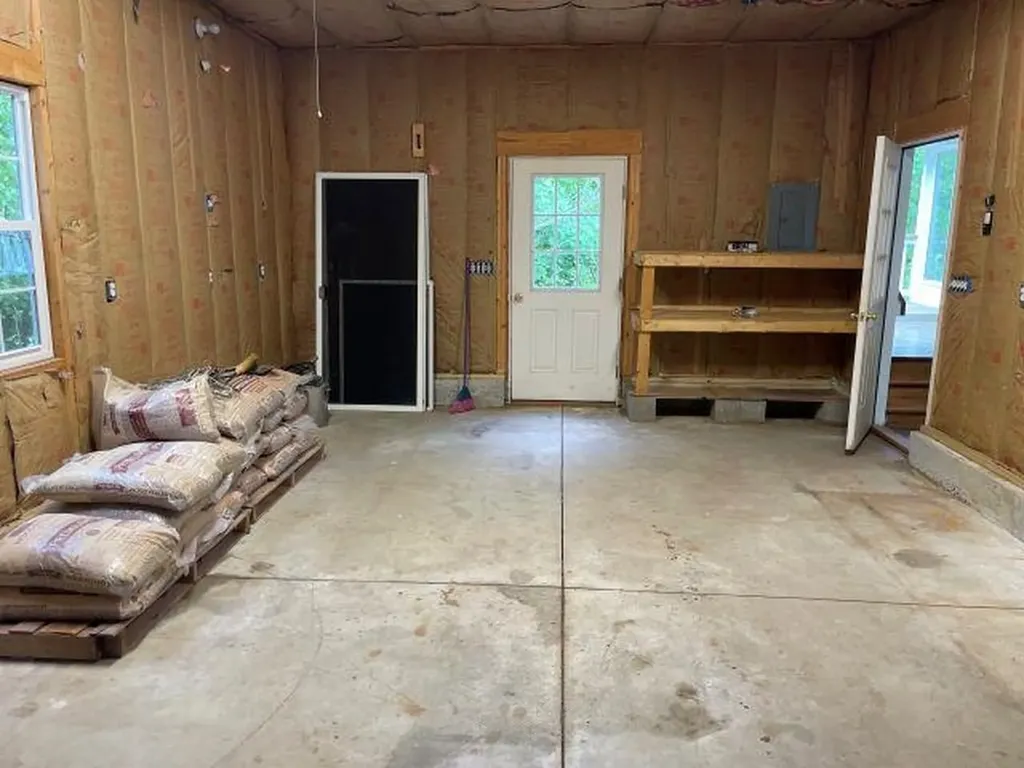 28 Westwood Drive Henniker NH 03242