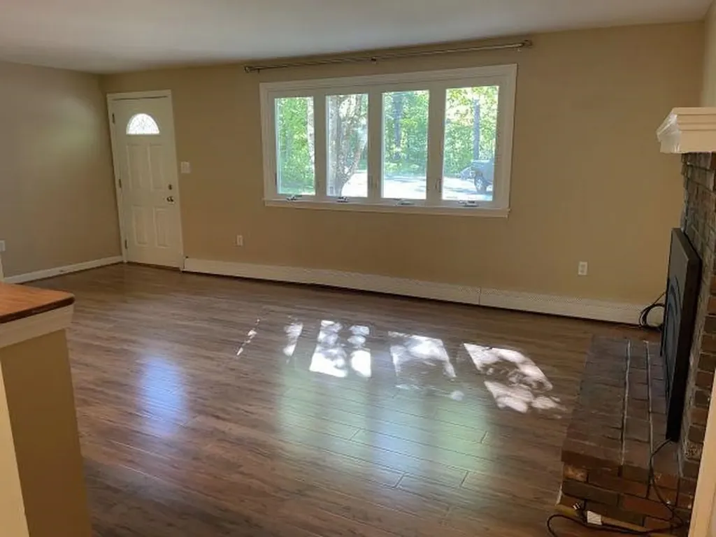 28 Westwood Drive Henniker NH 03242