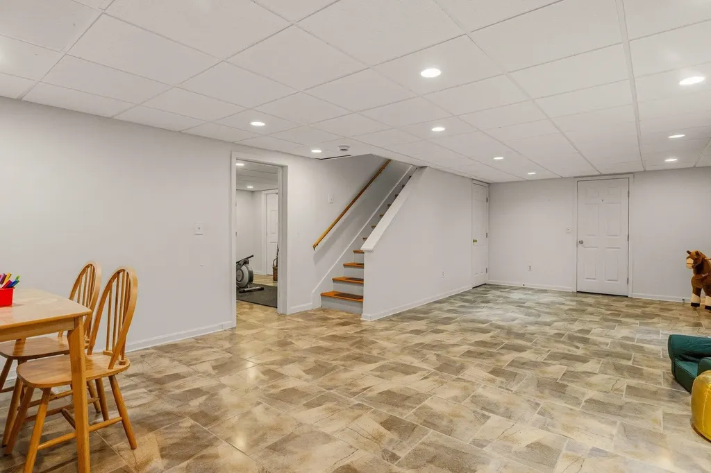 108 Tidewater Farm Road Stratham NH 03885
