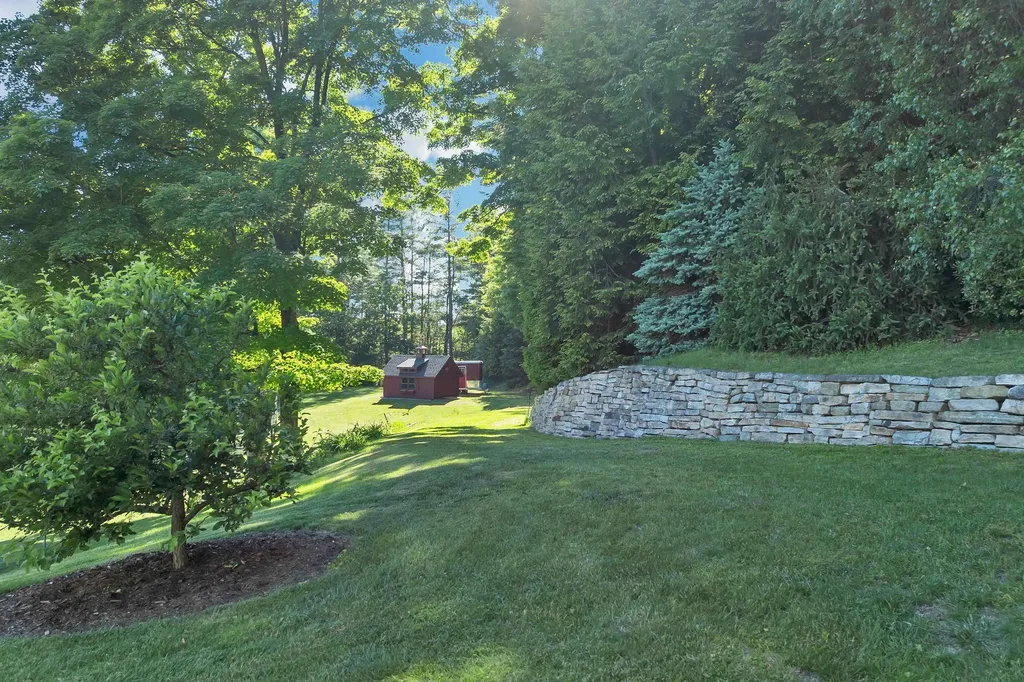 107 Kendall Pond Road Windham NH 03087