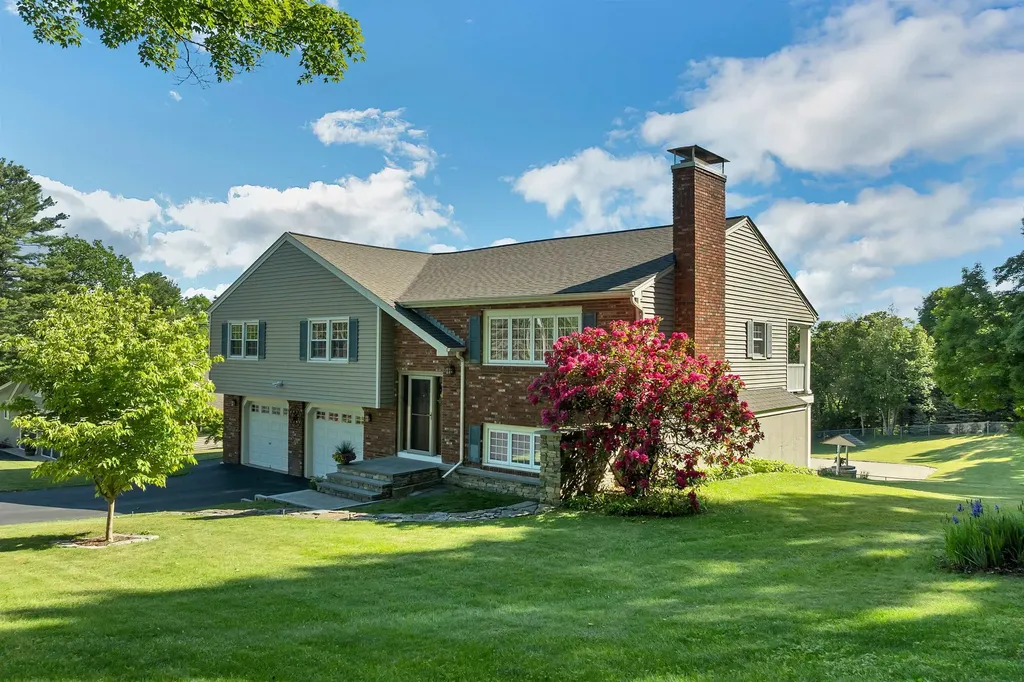 107 Kendall Pond Road Windham NH 03087
