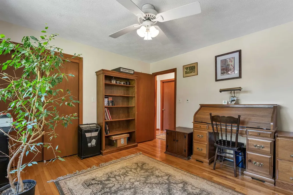 107 Kendall Pond Road Windham NH 03087