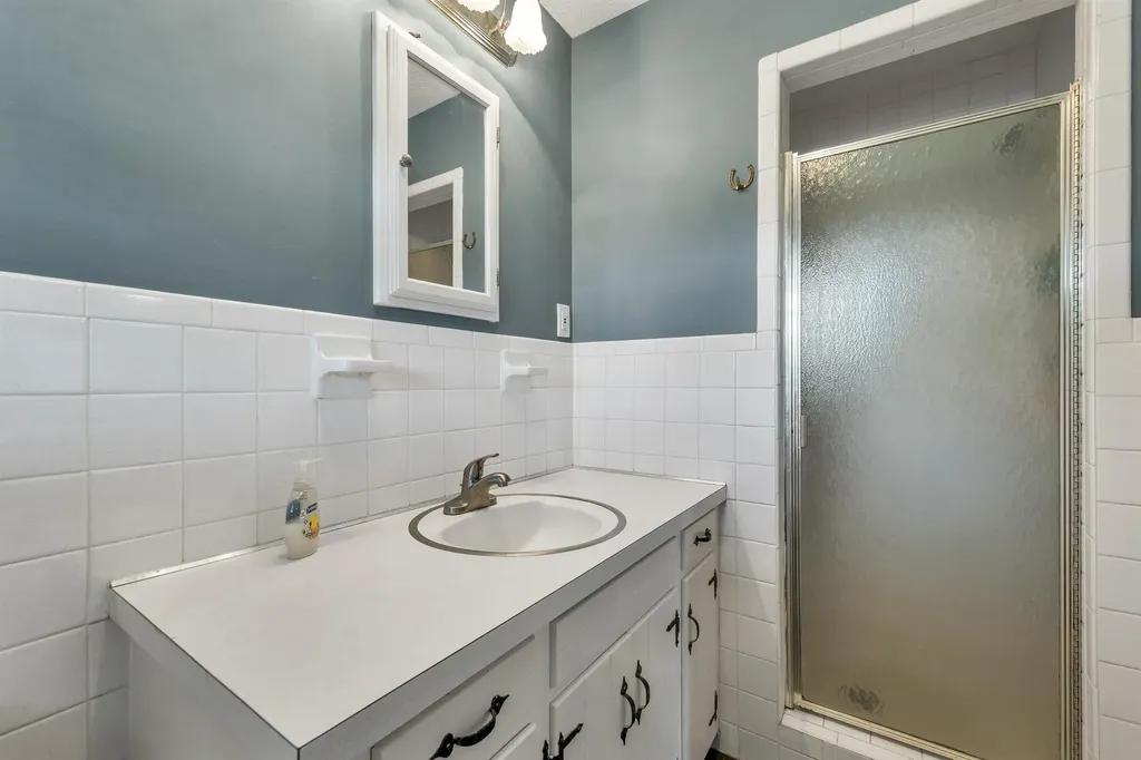 107 Kendall Pond Road Windham NH 03087