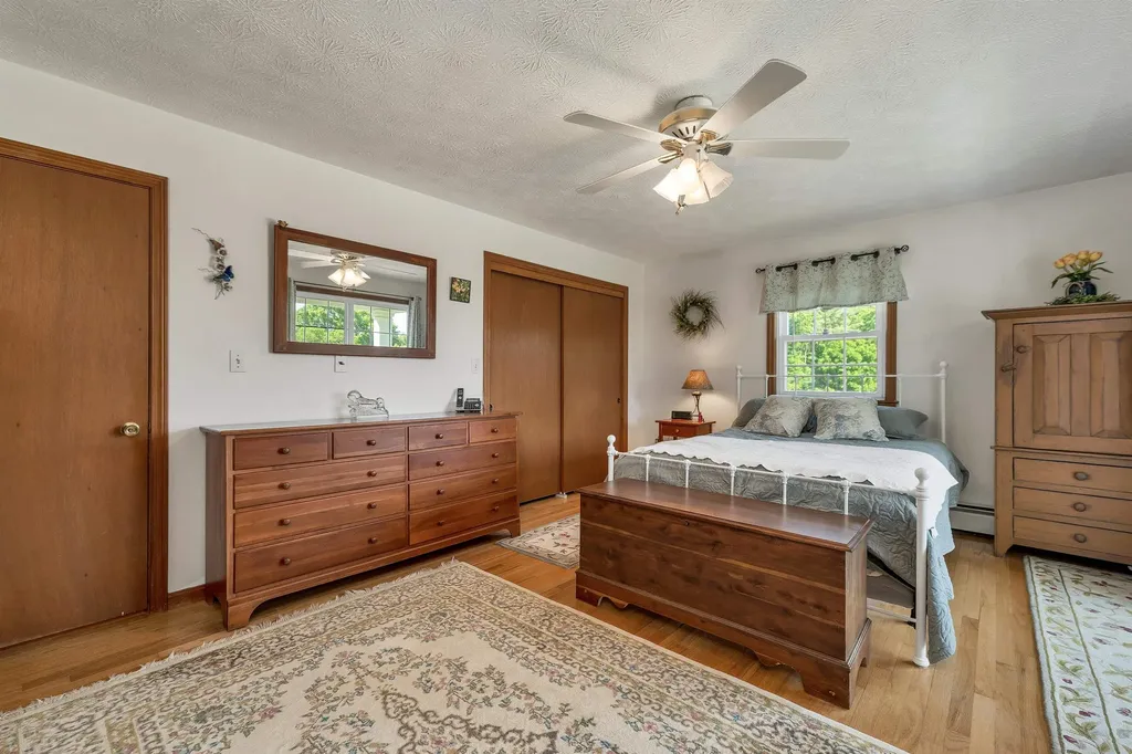107 Kendall Pond Road Windham NH 03087