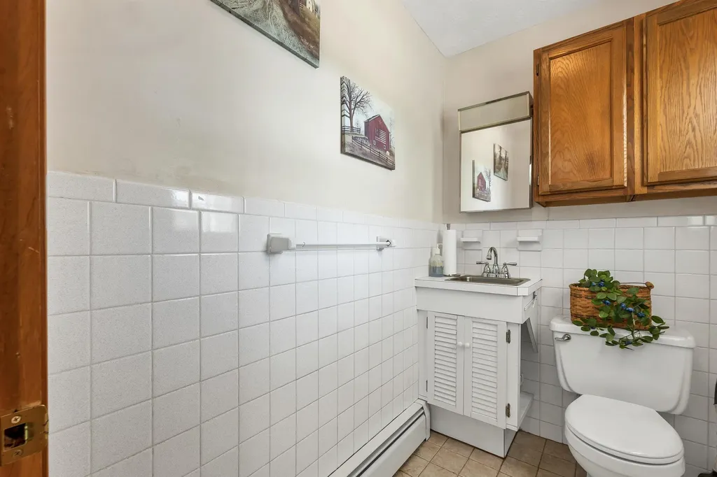 107 Kendall Pond Road Windham NH 03087