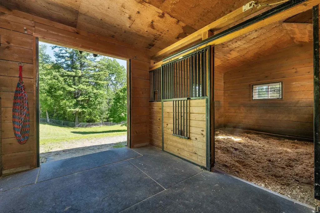 107 Kendall Pond Road Windham NH 03087