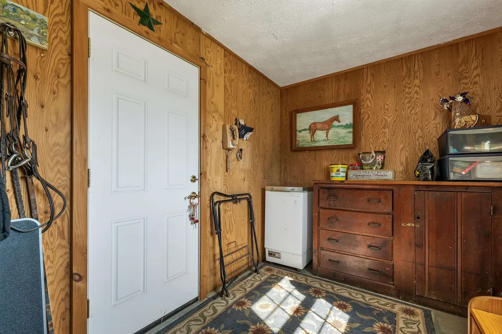 107 Kendall Pond Road Windham NH 03087