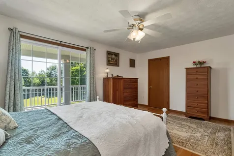 107 Kendall Pond Road Windham NH 03087
