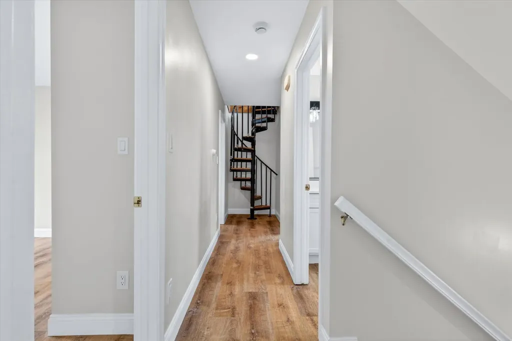 33 Acorn Street Hartford VT 05001