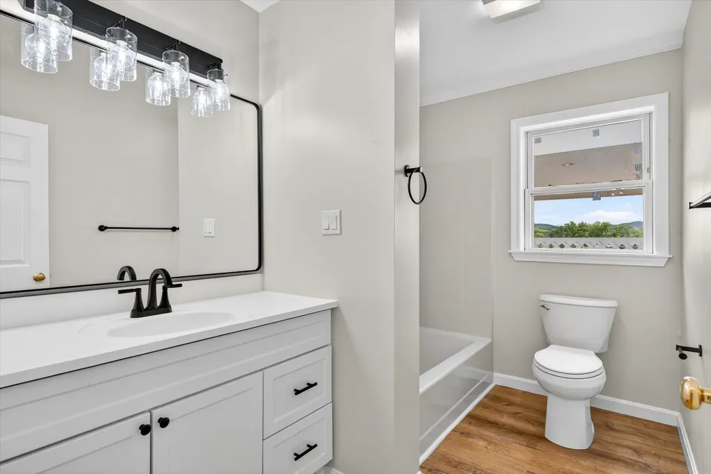 33 Acorn Street Hartford VT 05001