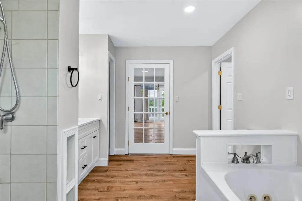 33 Acorn Street Hartford VT 05001