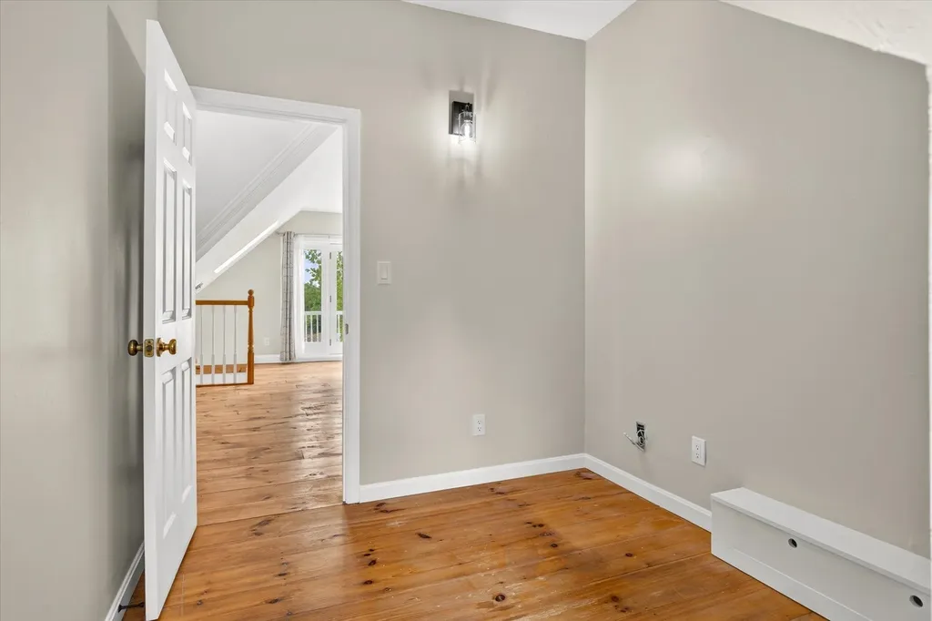 33 Acorn Street Hartford VT 05001