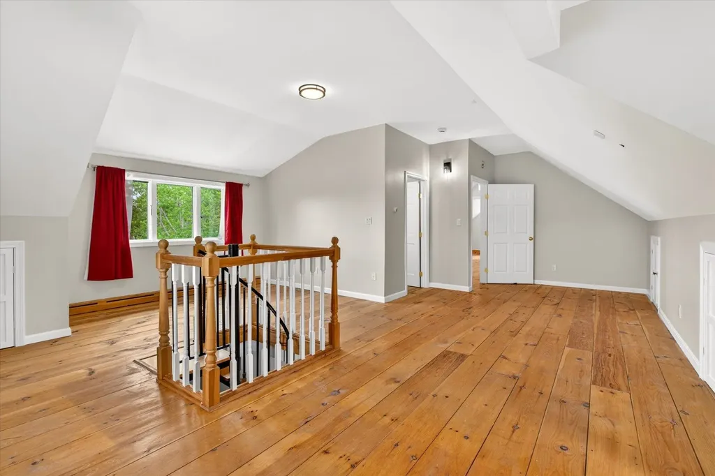 33 Acorn Street Hartford VT 05001