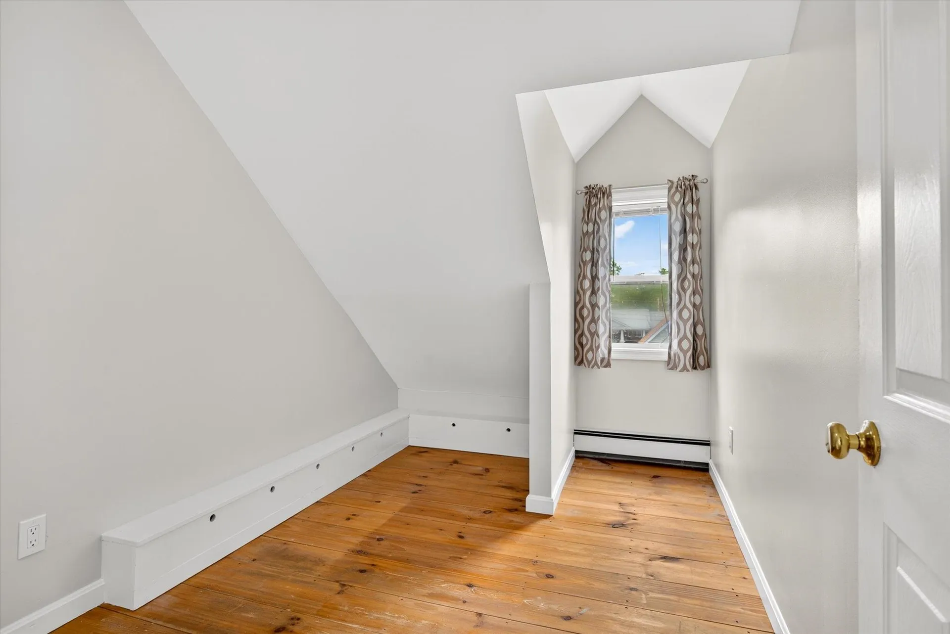 33 Acorn Street Hartford VT 05001