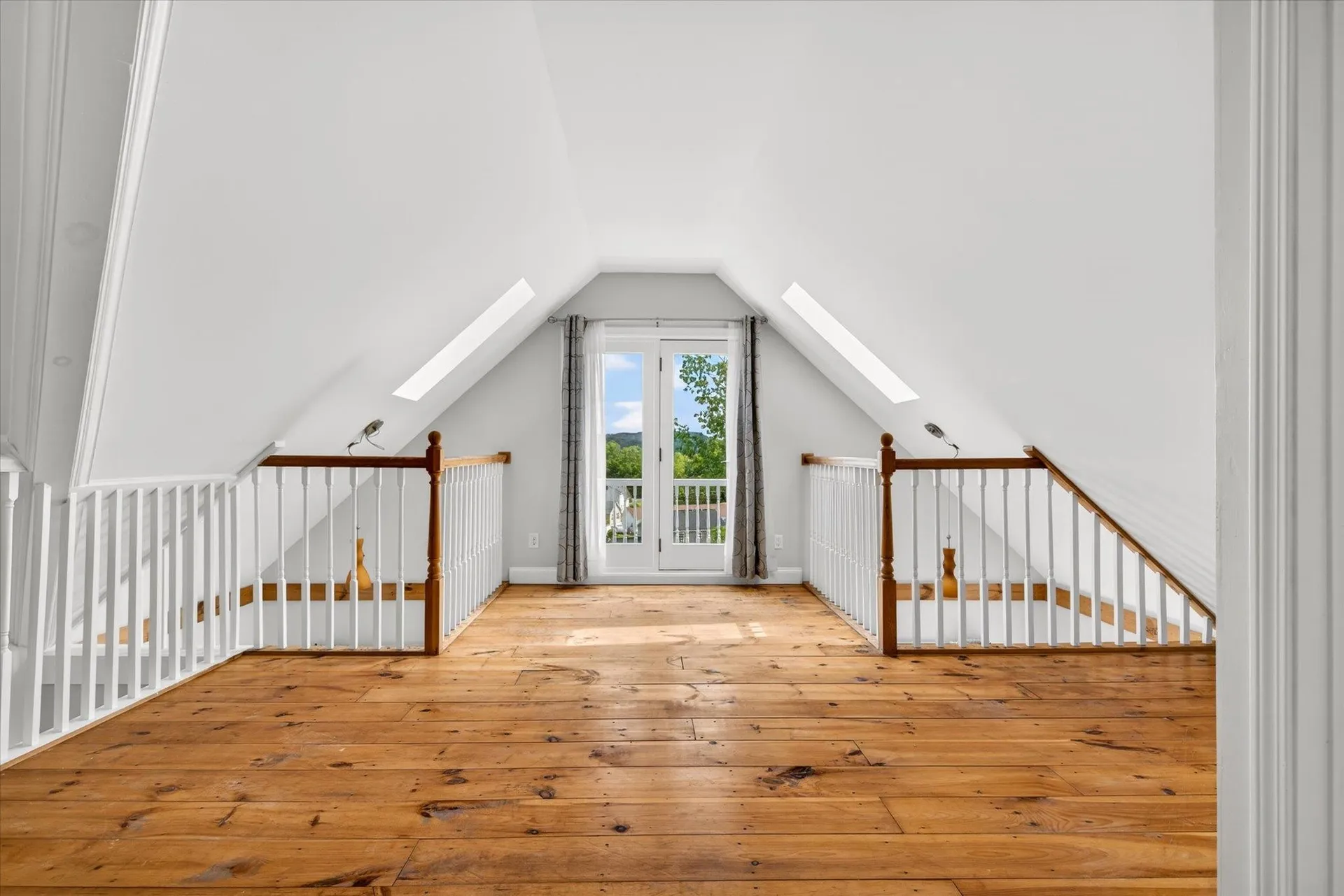 33 Acorn Street Hartford VT 05001