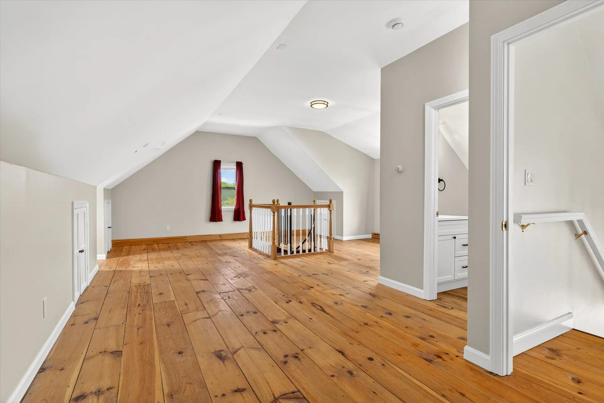 33 Acorn Street Hartford VT 05001