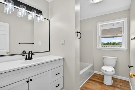 33 Acorn Street Hartford VT 05001