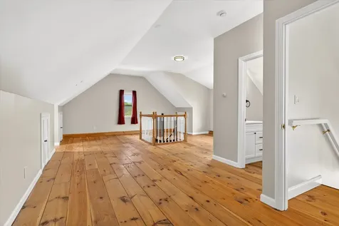 33 Acorn Street Hartford VT 05001