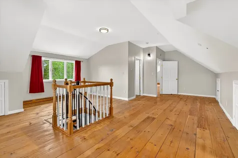 33 Acorn Street Hartford VT 05001