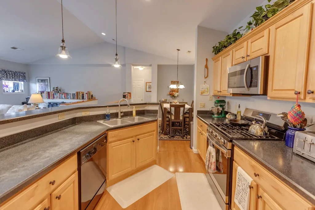 11 Blueberry Hill Road Plymouth NH 03264
