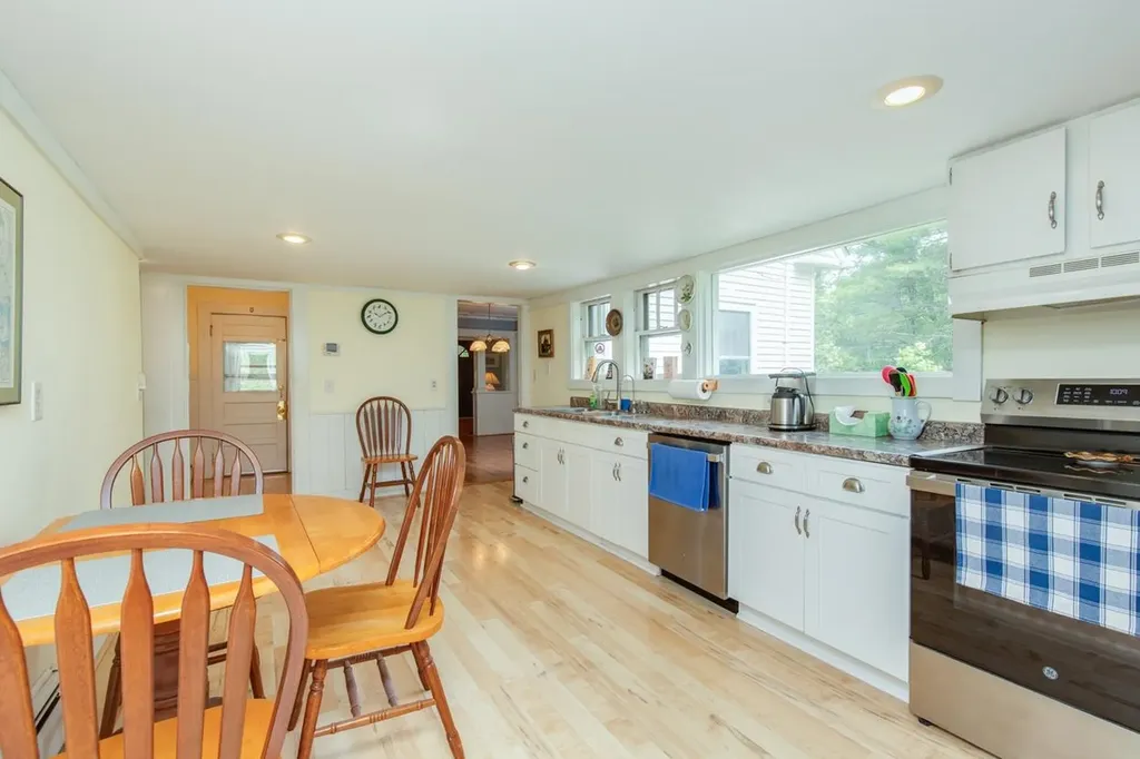 493 Clinton Street Concord NH 03301