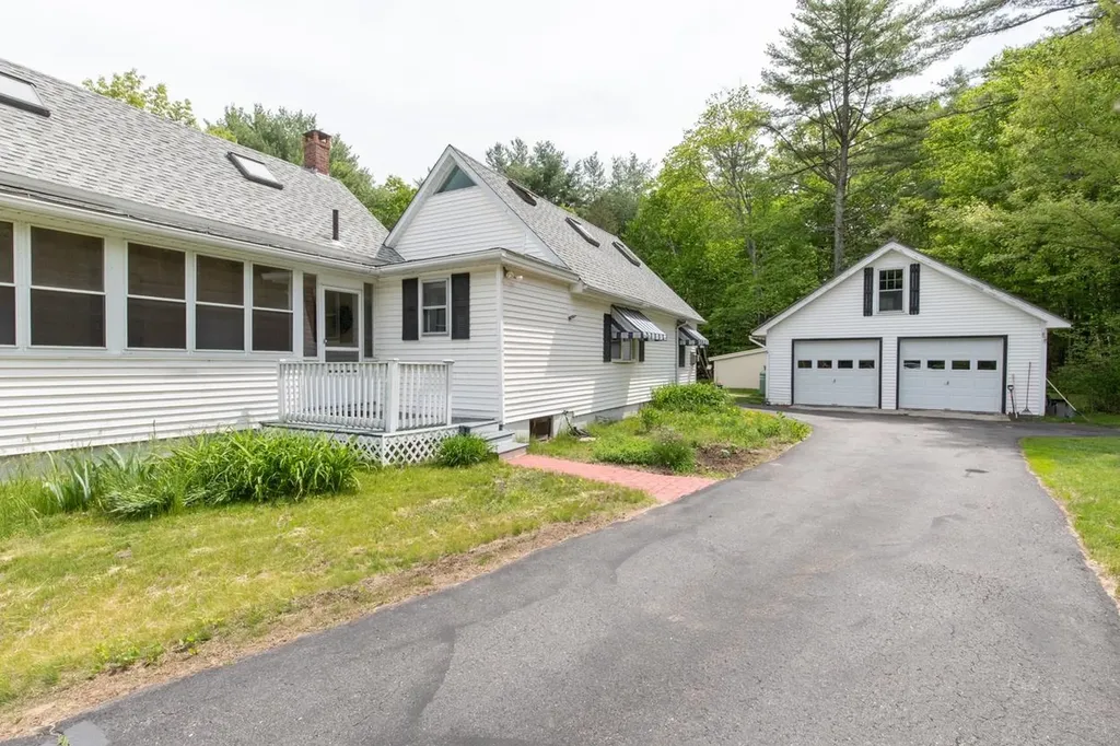 493 Clinton Street Concord NH 03301
