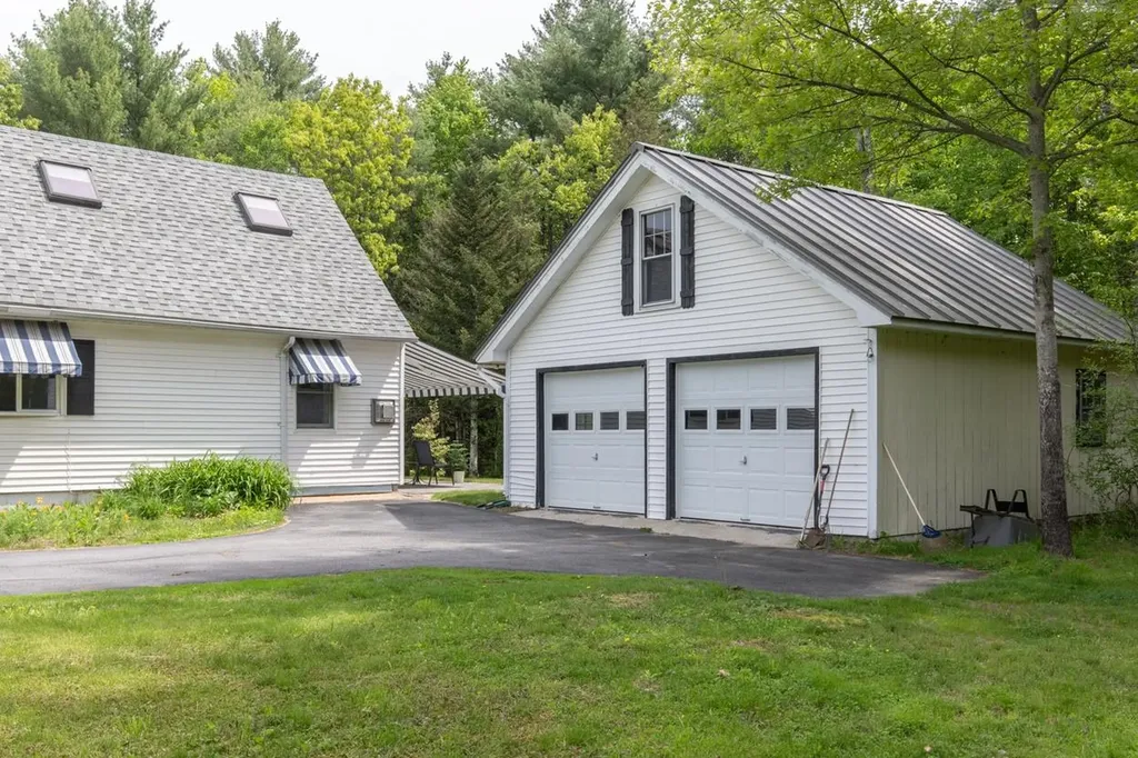 493 Clinton Street Concord NH 03301