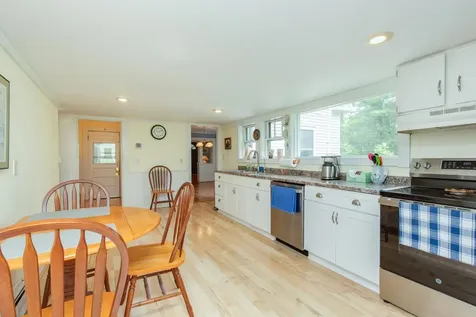 493 Clinton Street Concord NH 03301