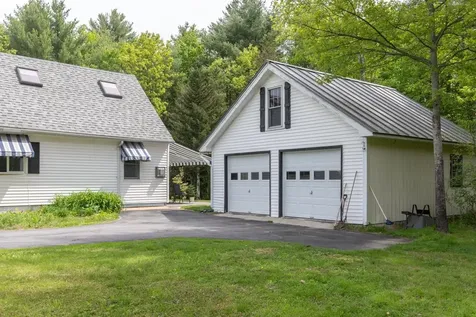 493 Clinton Street Concord NH 03301