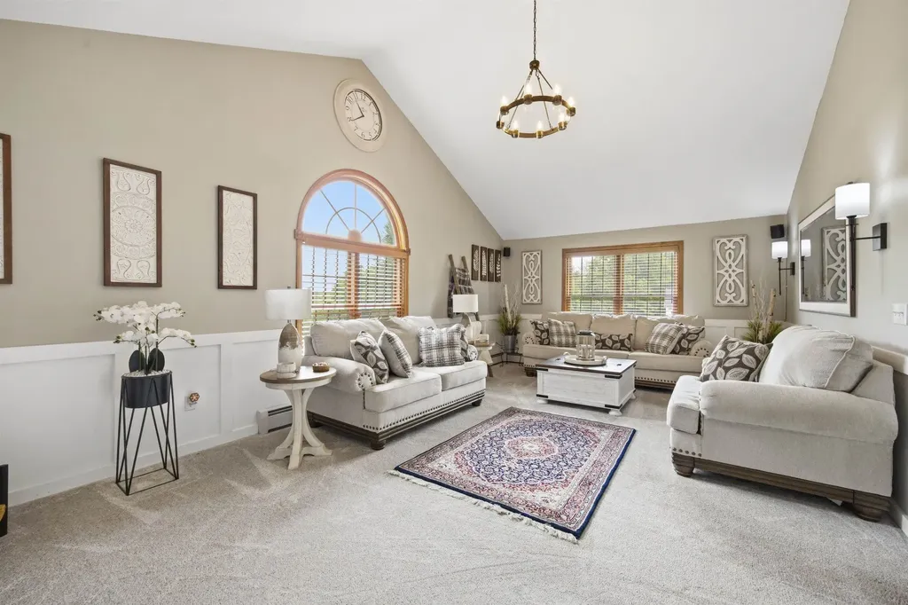 3 Faye Lane Londonderry NH 03053