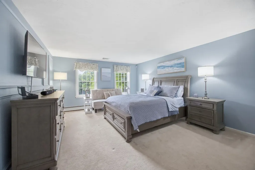 3 Faye Lane Londonderry NH 03053