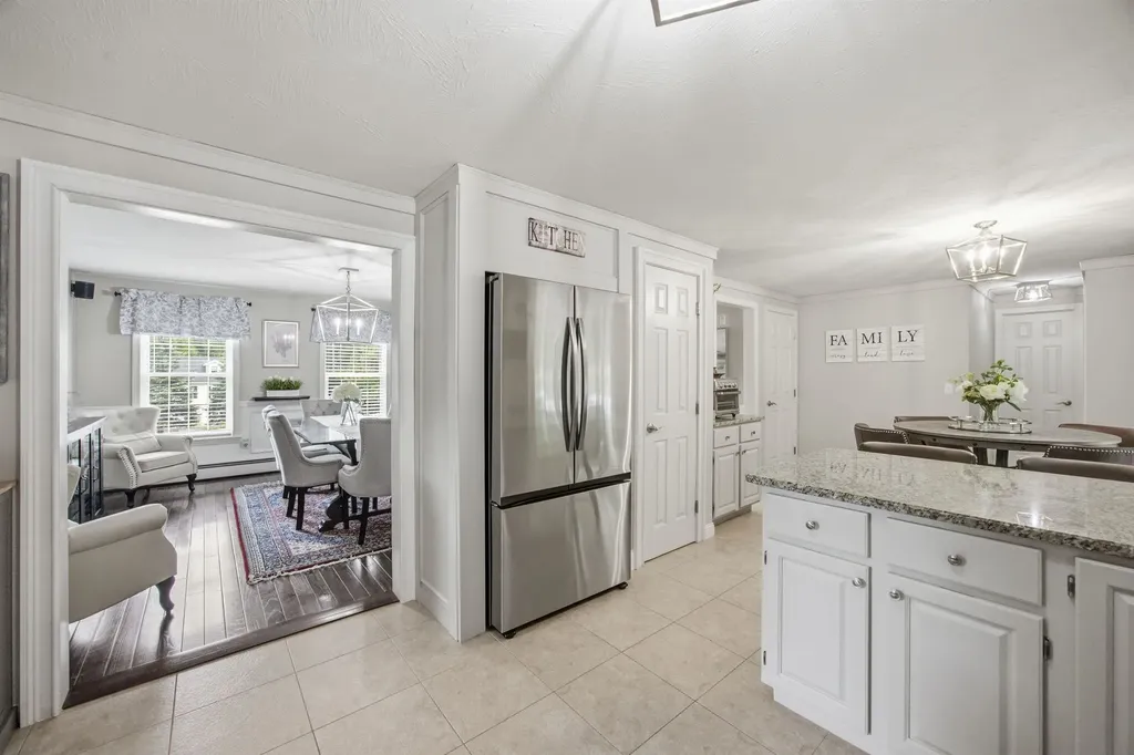 3 Faye Lane Londonderry NH 03053