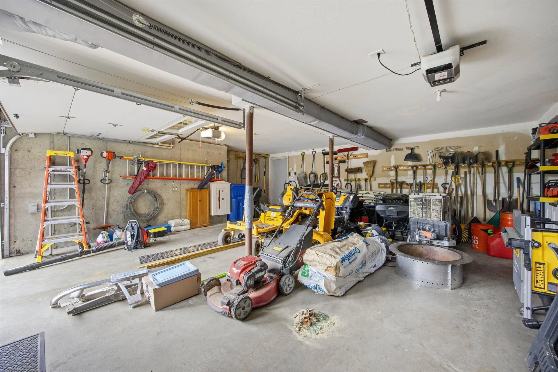 3 Faye Lane Londonderry NH 03053