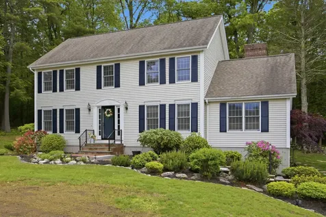 3 Faye Lane Londonderry NH 03053