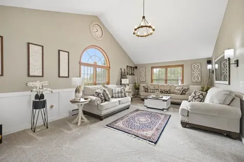 3 Faye Lane Londonderry NH 03053