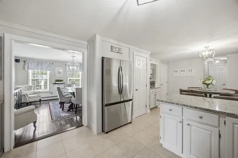 3 Faye Lane Londonderry NH 03053