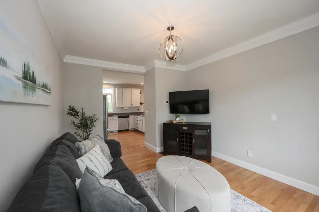 142 Brookview Drive Hooksett NH 03106