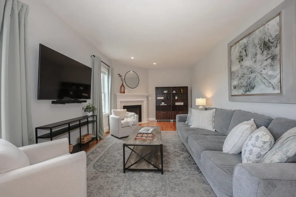142 Brookview Drive Hooksett NH 03106