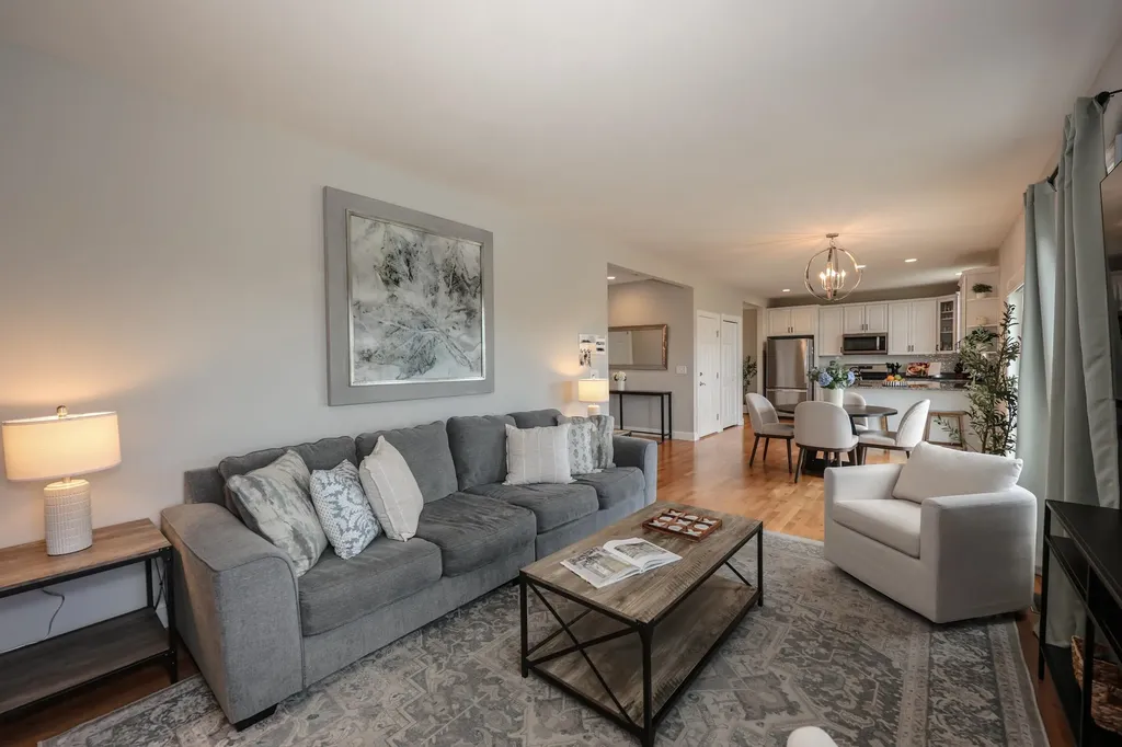 142 Brookview Drive Hooksett NH 03106
