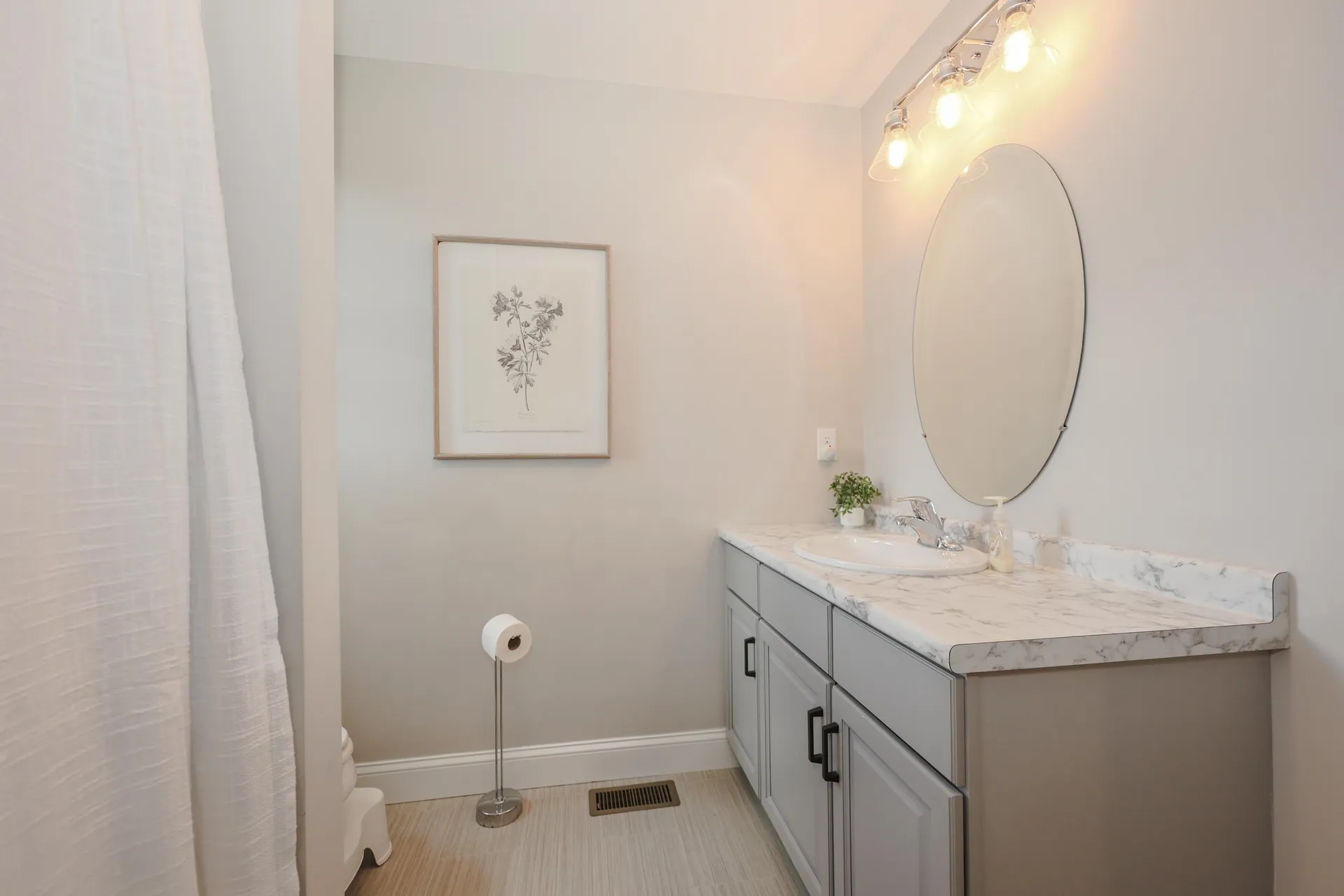 142 Brookview Drive Hooksett NH 03106