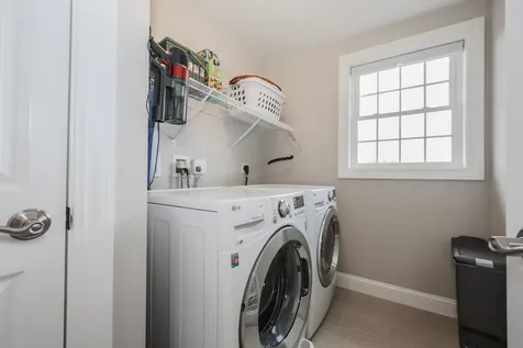 142 Brookview Drive Hooksett NH 03106